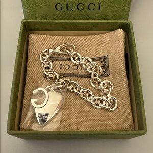 NEW GUCCI LOGO SILVER HEART TRADEMARK CHARM BRACELET